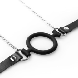 Brustwarzenklemmen und Knebelring aus Silikon