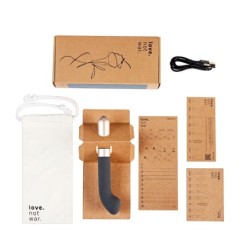 Love Not War - Liebe Hall