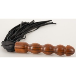 Fouet en cuir avec manche en bois