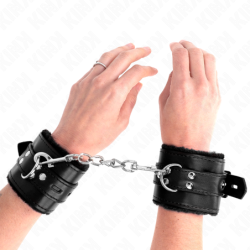 Algemas Forradas Com Buracos Quadrados Preto E Correia Preta Ajustável 17-29 Cm X 6 Cm