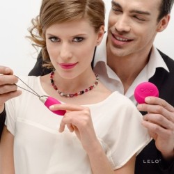 Lyla 2 Insignia Design Edition Æg-Massager Fuchsia