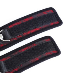 Menottes Poupées Scandal