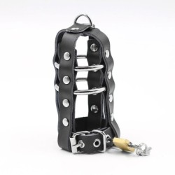 Funda Piel Con Anillas Metalicas Y Candado