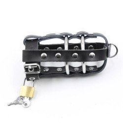 Gaine en Cuir Avec Anneaux Métalliques Et Cadenas