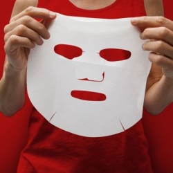 Mască de țesut facial iluminatoare Nature?S Queens Rodie 25Ml