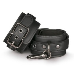 Esposas negras de cuero sintético