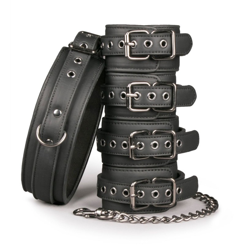Set fetiche con collar, tobilleras y muñequeras