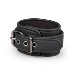 Hogtie com algemas de mão e tornozelo