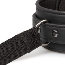 Kit de bondage com algemas, tornozeleiras e máscara para os olhos